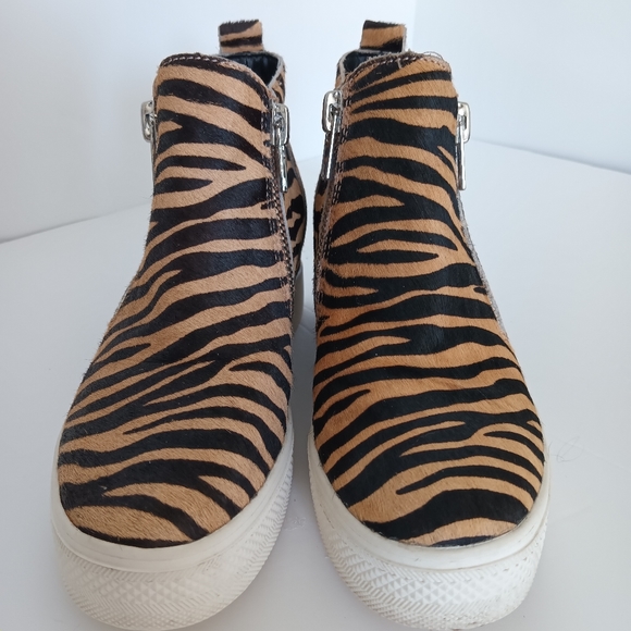 Steve Madden tiger print wedge sneaker - Picture 6 of 7
